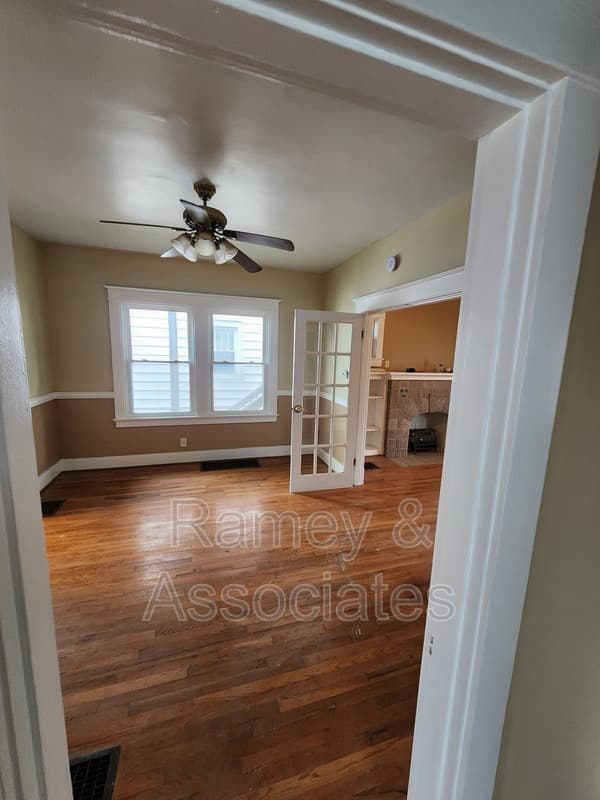 Louisville House: 3635 Taylor Blvd