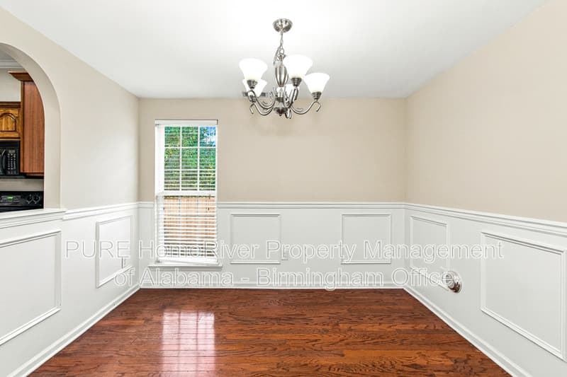 Alabaster House: 206 Park Village Circle