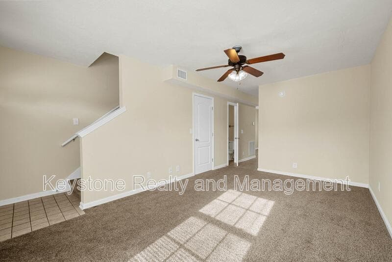 Unit 8
Clarksville Townhome: 2332 Raleigh Court
