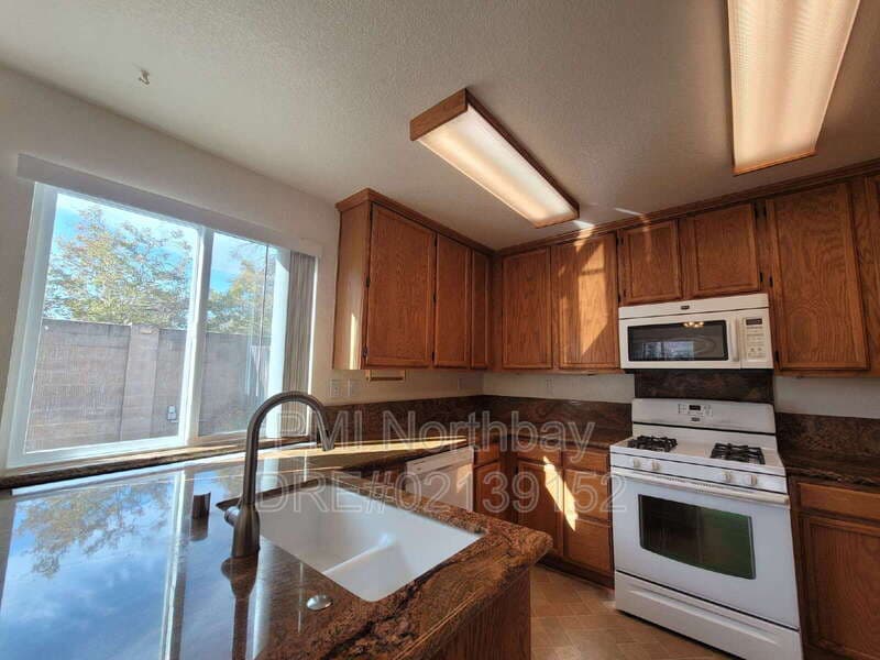 Vacaville House: 1109 Syracuse Circle