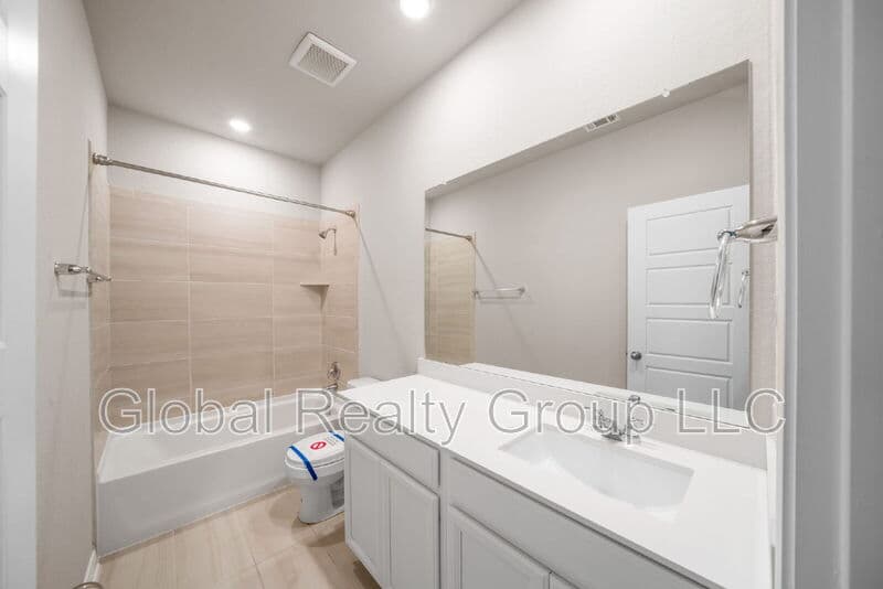 New Braunfels House: 1220 Ella Xing