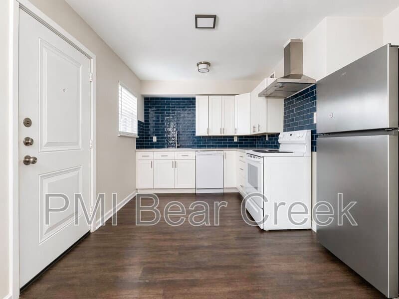 Houston Condo: 1824 Thonig Road