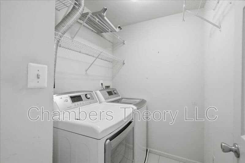 Silver Spring Condo: 11308 King George Dr