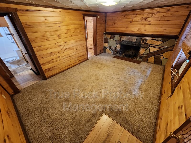 Roff House: 18745 CR 3460 (Roff)