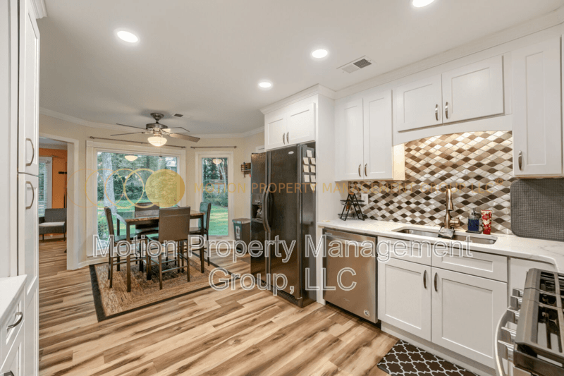 Mableton House: 1186 Crestbrook Dr SW