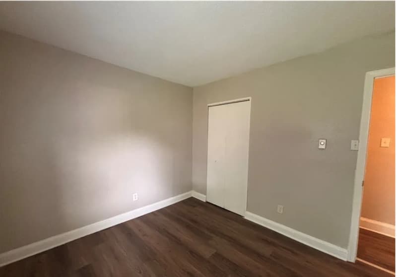 Richmond House: 2508 Robert Moore Cir