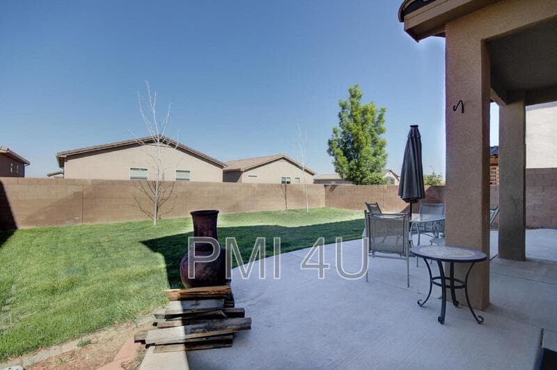 Albuquerque House: 2035 Ferndale DR SE