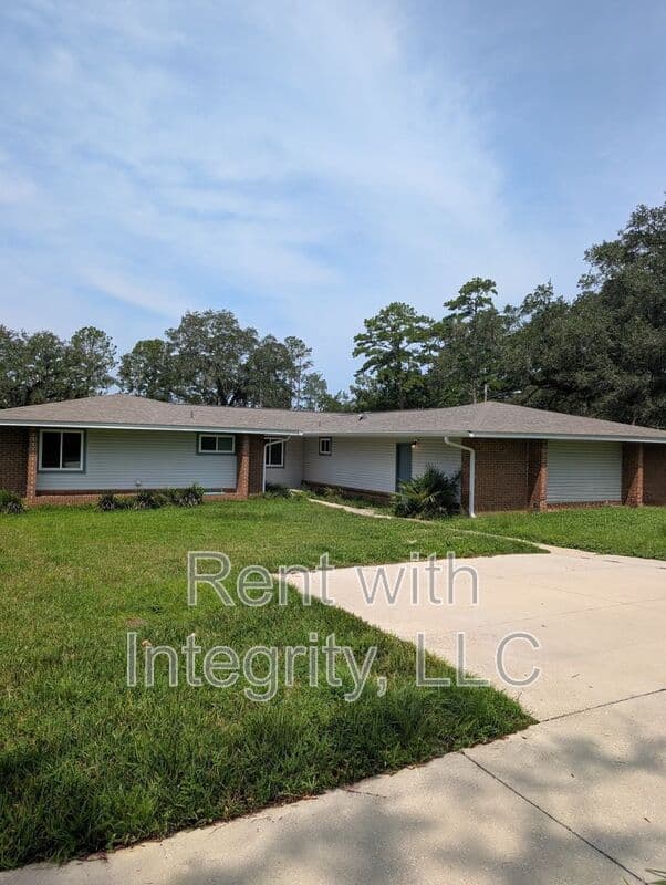 Tallahassee House: 251-A Villas Ct. S