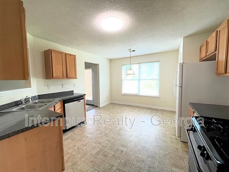 Snellville House: 4389 Persian Ct