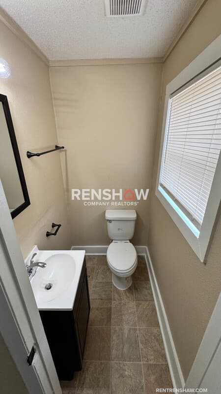 Memphis House: 822 Eyers Rd