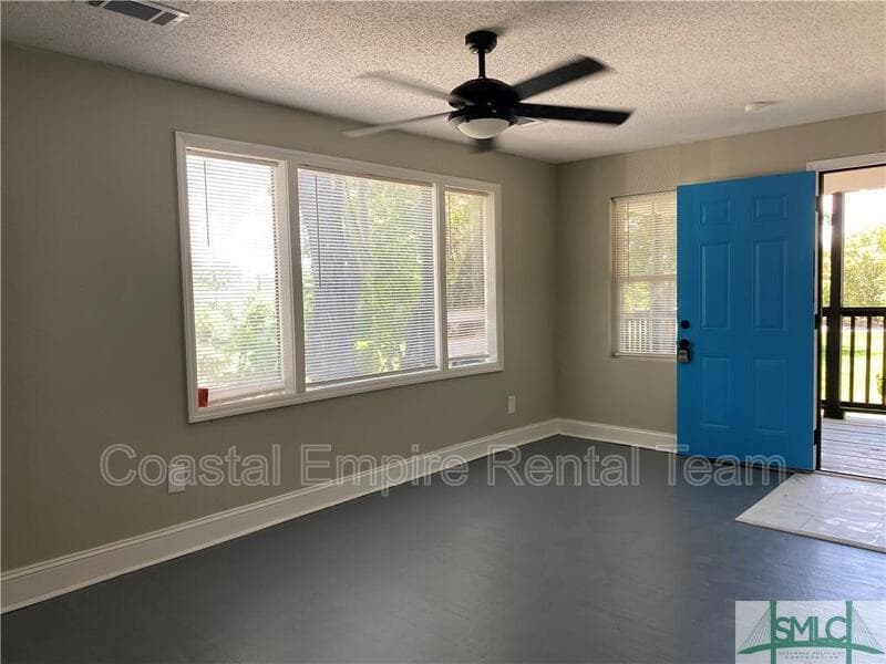 Savannah Condo: 1000 West 53rd Street - Lower Unit