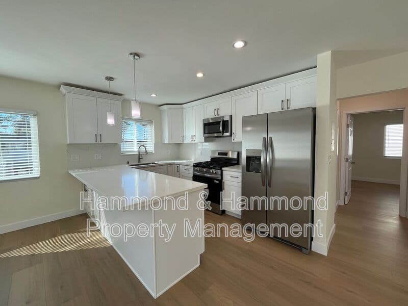 Van Nuys Condo: 14628 Delano St.