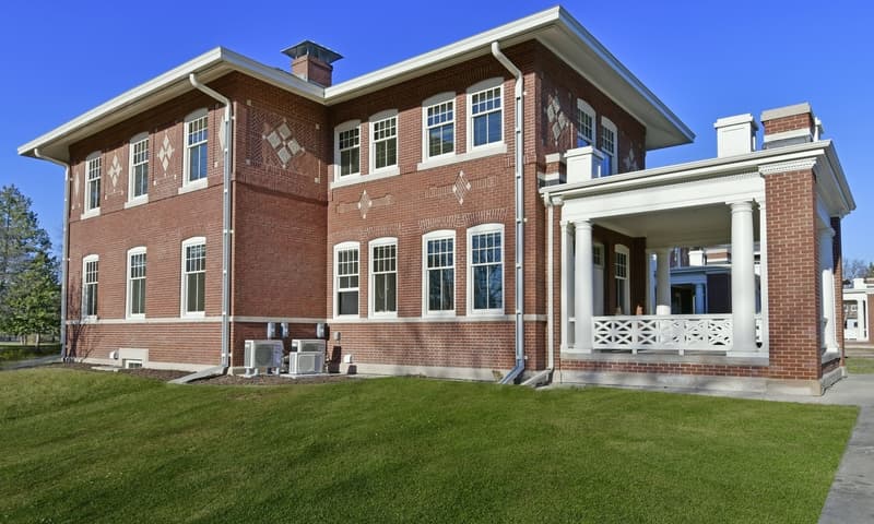 Fergus Falls Condo: 1447 Patterson Loop - 102
