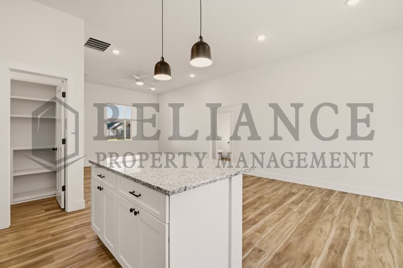 Valley Center House: 701 E Elmwood St