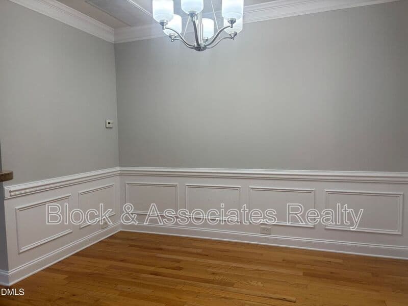 Apex House: 200 Presenteer Trail