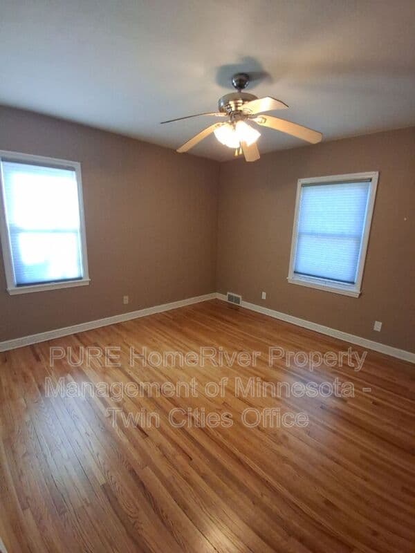 Hugo Condo: 5557 146th St N
