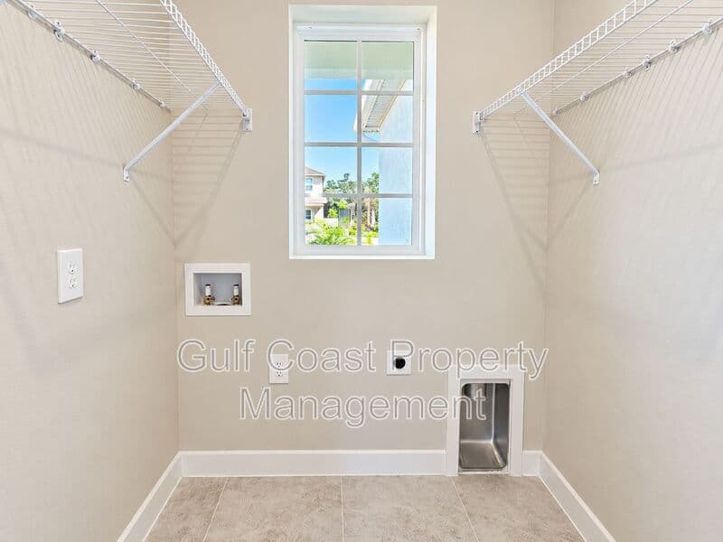 Bradenton House: 4612 Spire Run