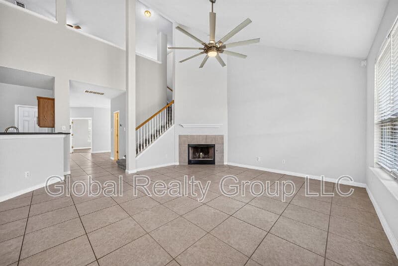 San Antonio House: 20614 Cliff Park Ln
