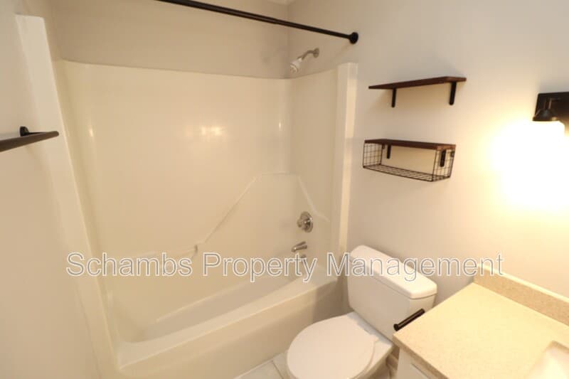 Cary House: 105 Cameron Ct