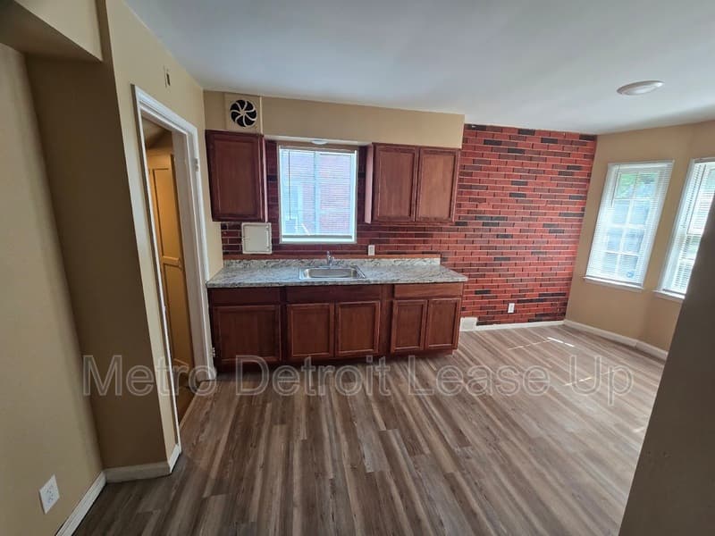 Detroit House: 11035 Worden Street