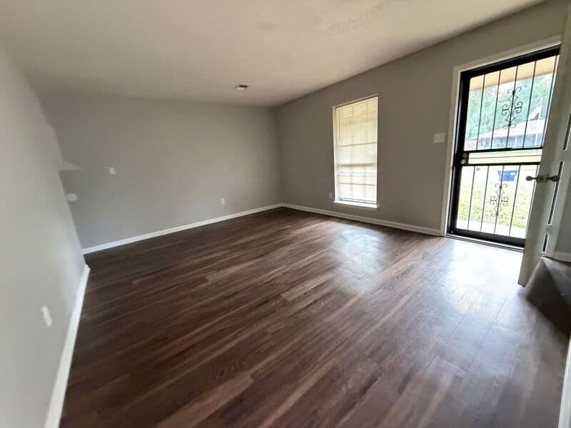 Horn Lake House: 5870 Jackson Dr
