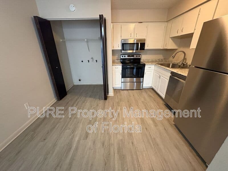 Ocala House: 2040 SE 40th St Rd 1-4