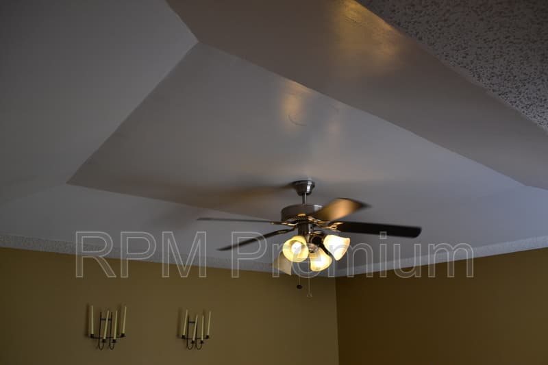 Baton Rouge House: 2136 S Flannery Rd.