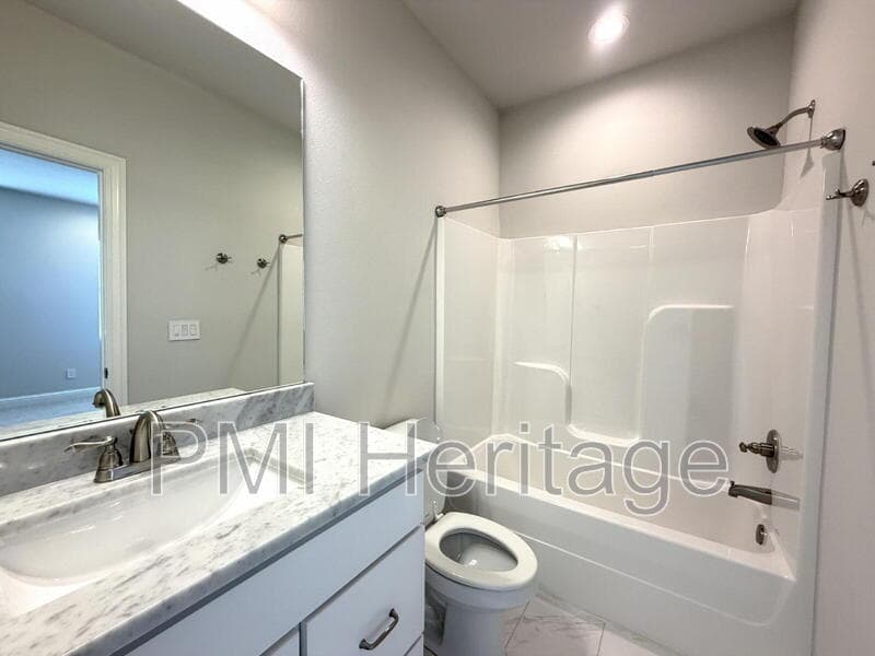 Bentonville House: 2700 Southwest Nottingham Avenue