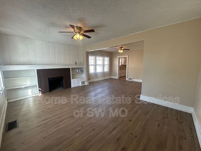 Springfield House: 1040 S Ferguson Ave