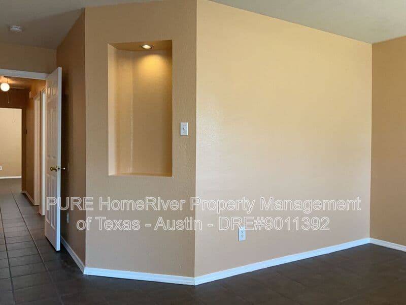 Round Rock Condo: 1001-A Christopher Ave