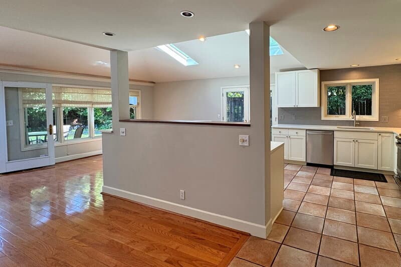 Kirkland House: 10632 NE 47th Pl