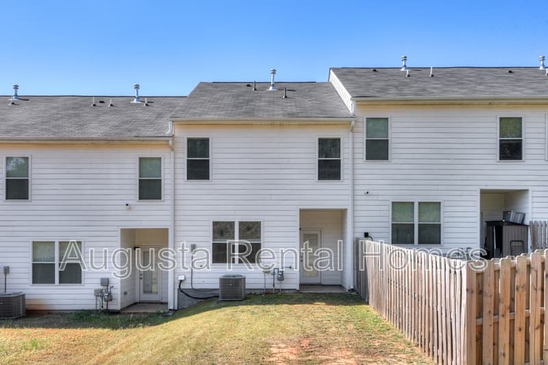 Graniteville House: 818 Quaint Parish Circle