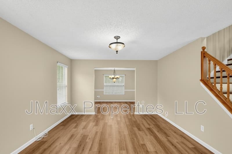 Lithonia House: 1560 Rogers Crossing Dr