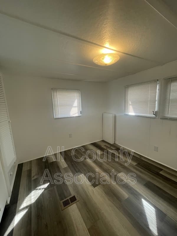 Holiday House: 2132 Kepner Dr