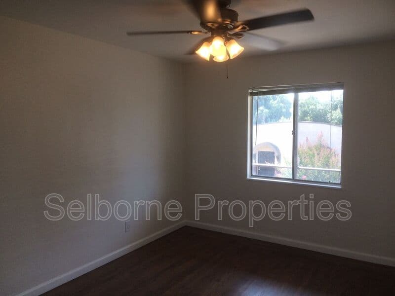San Leandro House: 529 Callan Ave