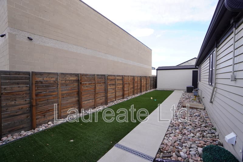 Sheridan House: 4088 S Clay St