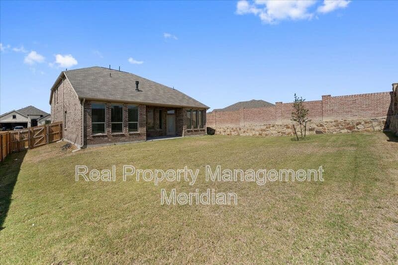 Saginaw House: 3001 Brainerd Dr