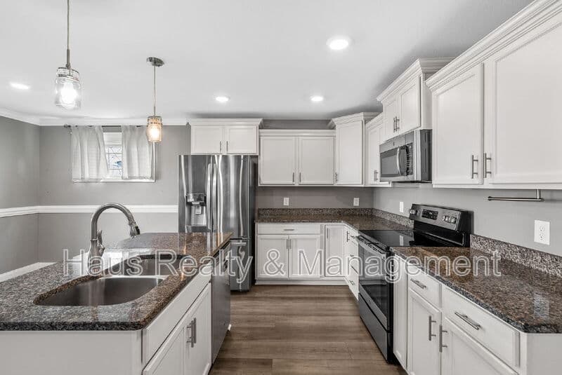 Clarksville House: 191 Sambar Drive