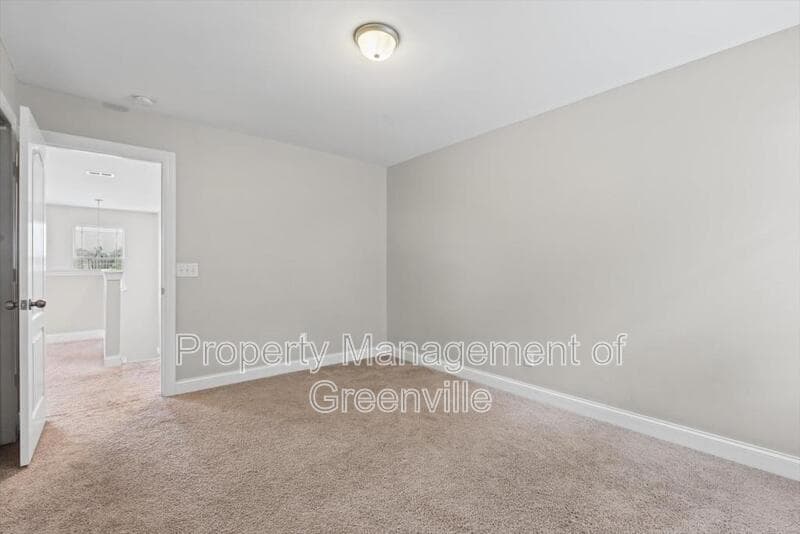 Simpsonville House: 10 Windsor Creek Ct