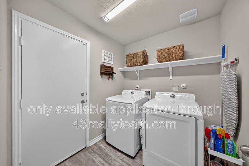 San Antonio House: 15562 Gray Catbird