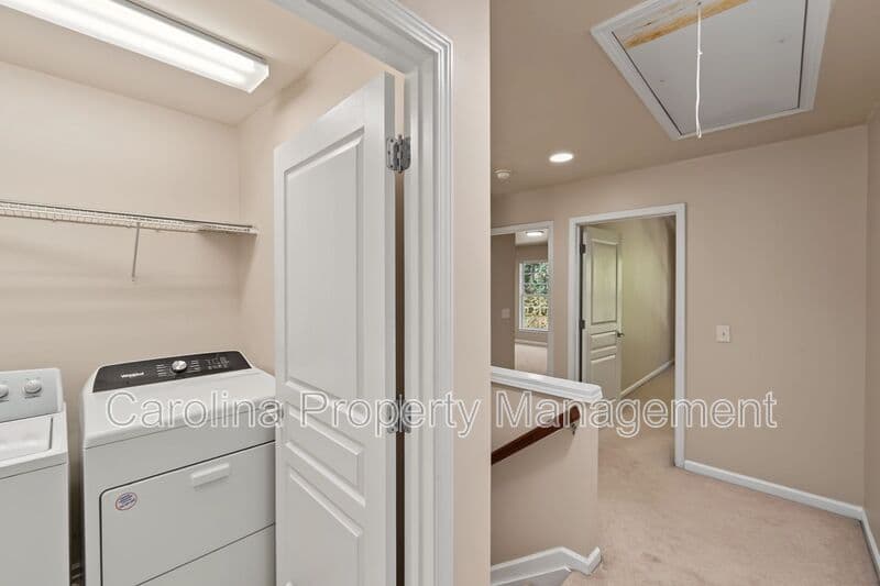 Charlotte House: 15422 Canmore St