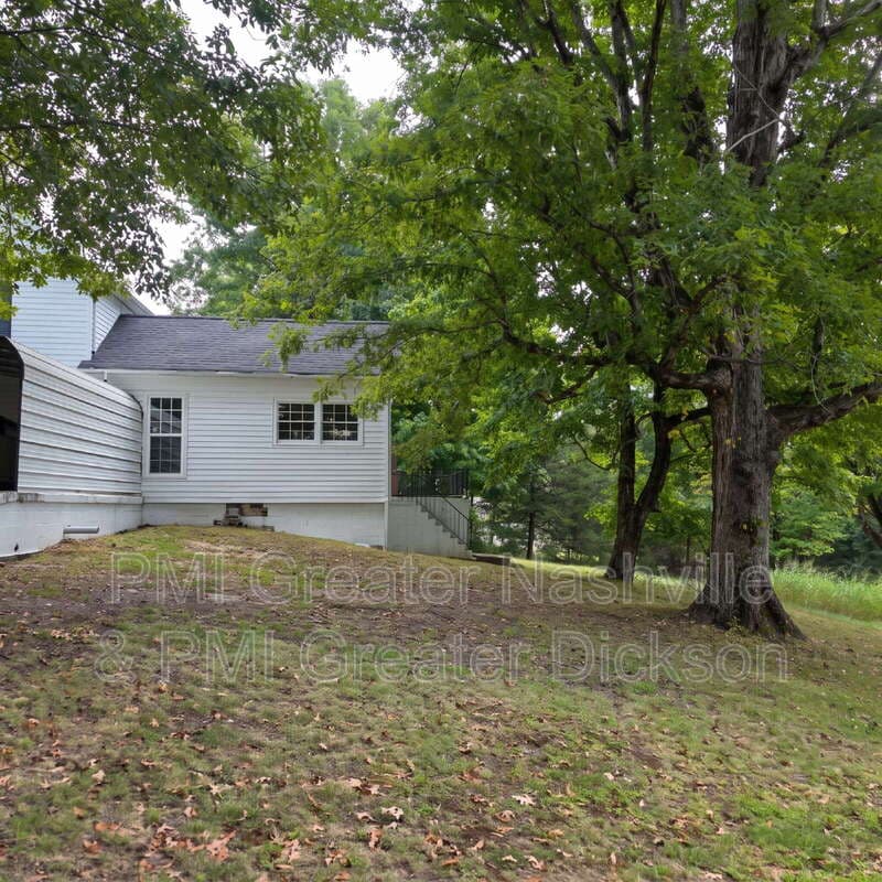 Cunningham House: 1885 N Soules Chapel Rd