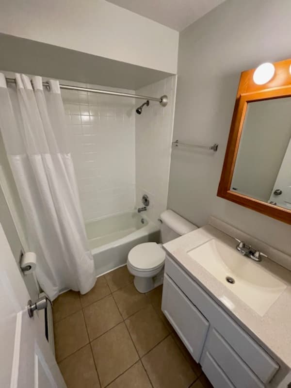Round Lake Heights Condo: 932 West Rollins Road