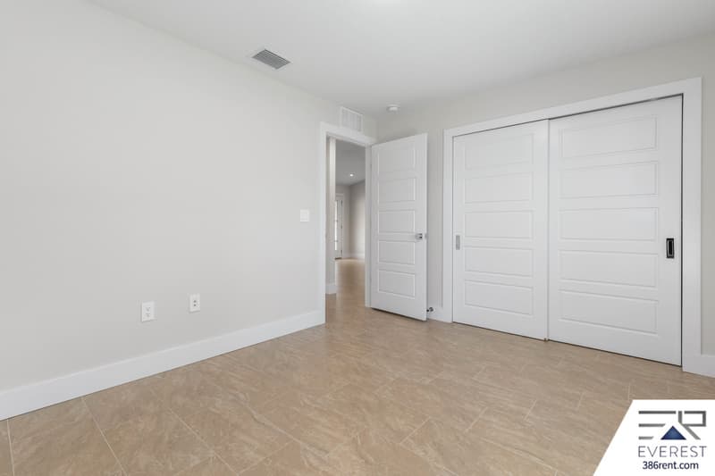 Palm Coast House: 12 Walt Place