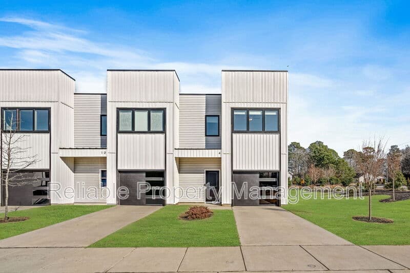 Clayton Townhome: 4 S Laird Drive