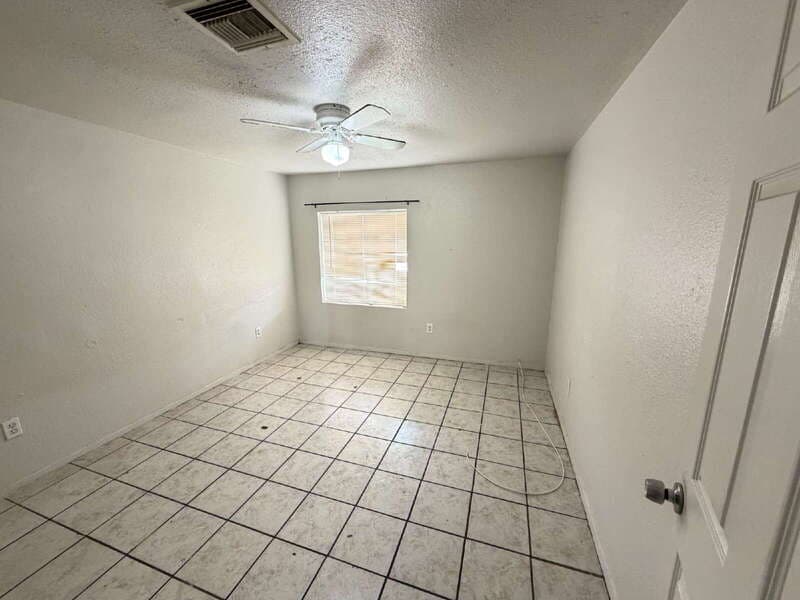 Casa Grande Apartment: 523 West 12th Street