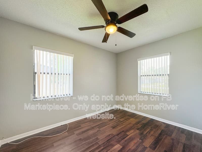 Leesburg House: 1316 Dora Dr