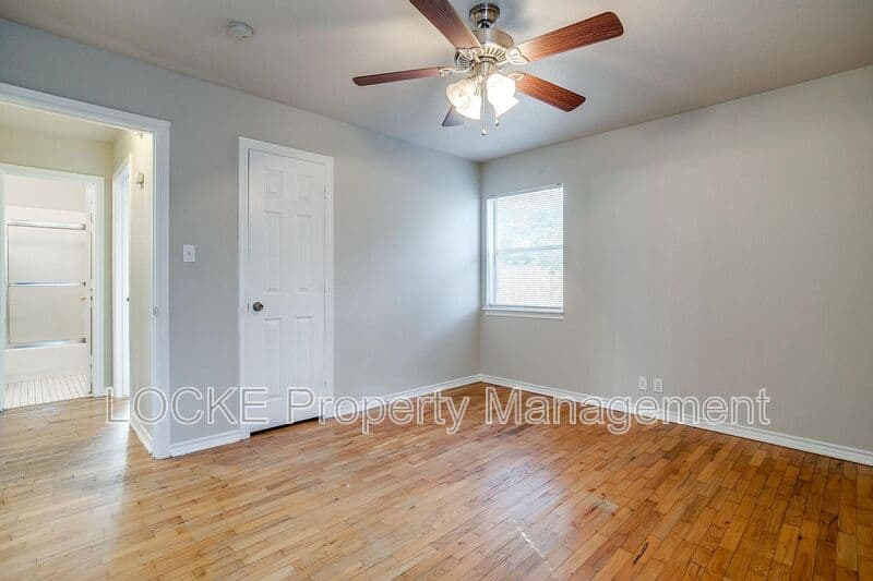 Fort Worth House: 3419 South University Drive