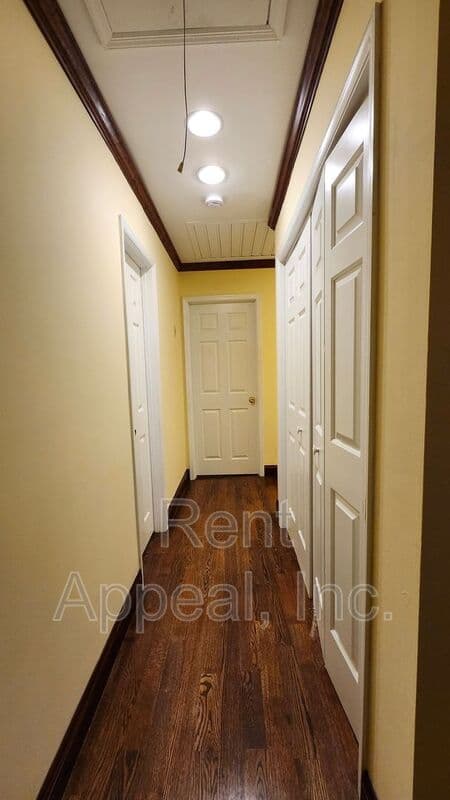 Alpharetta House: 310 Milesford Ct.