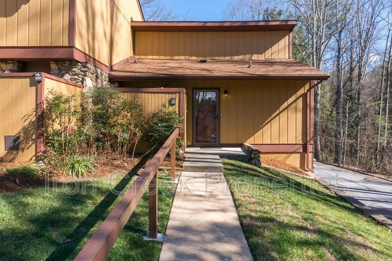 Arden House: 137 Colony Dr
